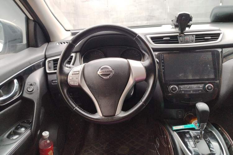 Used Nissan Qashqai 2016 2.0L CVT Luxury Edition Steering Wheel