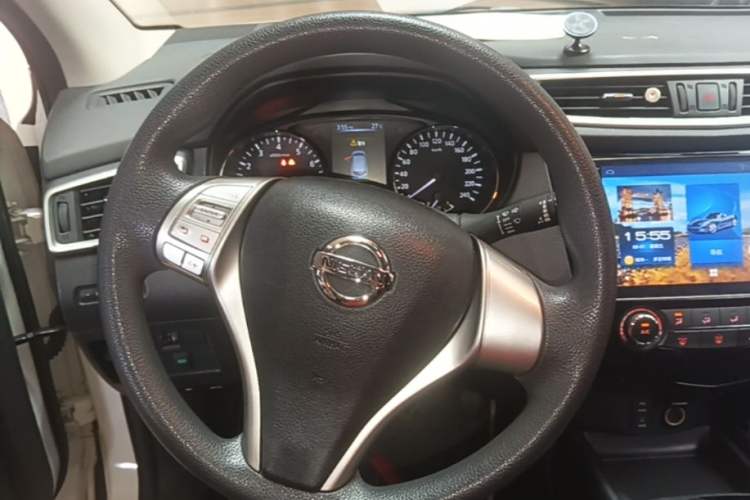 Used Nissan Qashqai 2016 2.0L CVT Elite Edition Steering Wheel