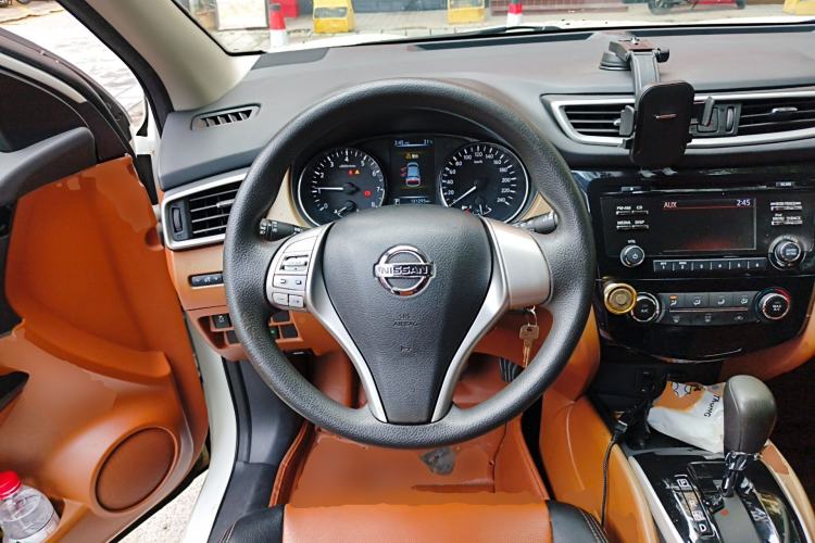 Used Nissan Qashqai 2016 2.0L CVT Elite Edition Steering Wheel