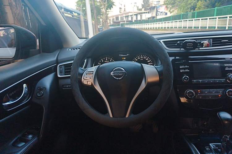 Used Nissan Qashqai 2016 2.0L CVT Luxury Edition Steering Wheel