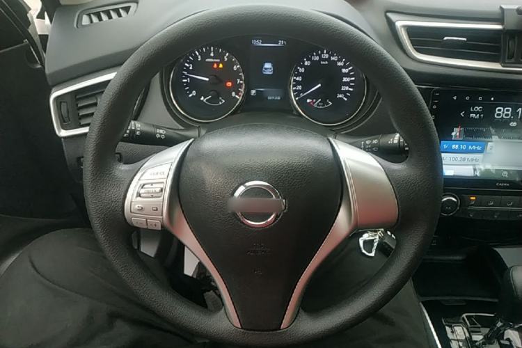Used Nissan Qashqai 2016 2.0L CVT Elite Edition Steering Wheel
