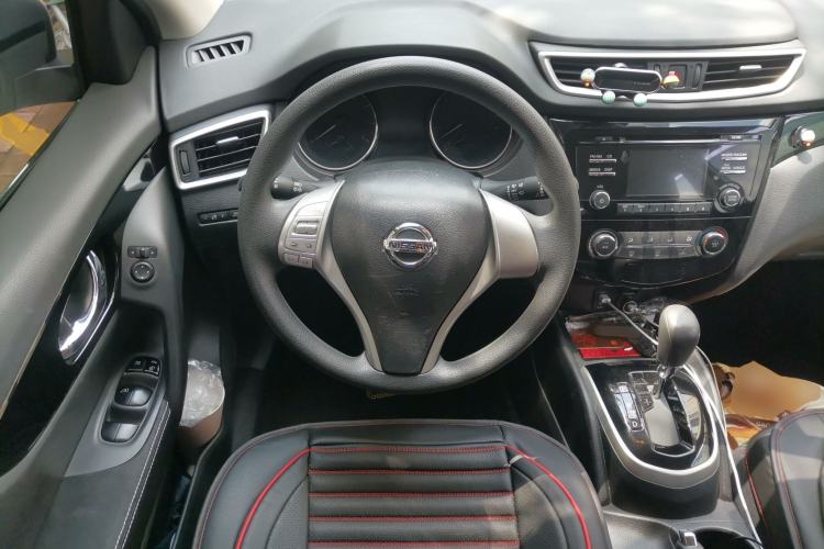 Used Nissan Qashqai 2016 2.0L CVT Elite Edition Steering Wheel