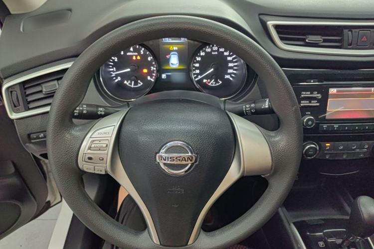 Used Nissan Qashqai 2016 2.0L CVT Elite Edition Steering Wheel