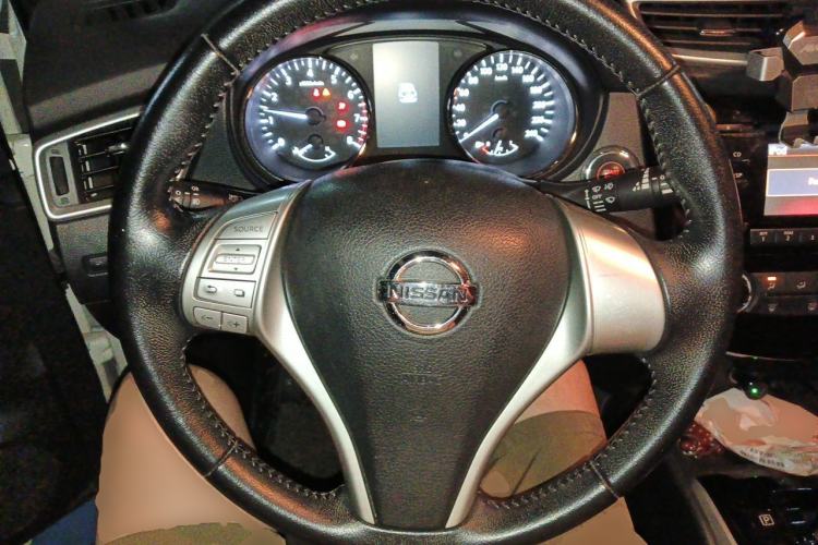 Used Nissan Qashqai 2016 2.0L CVT Luxury Edition Steering Wheel
