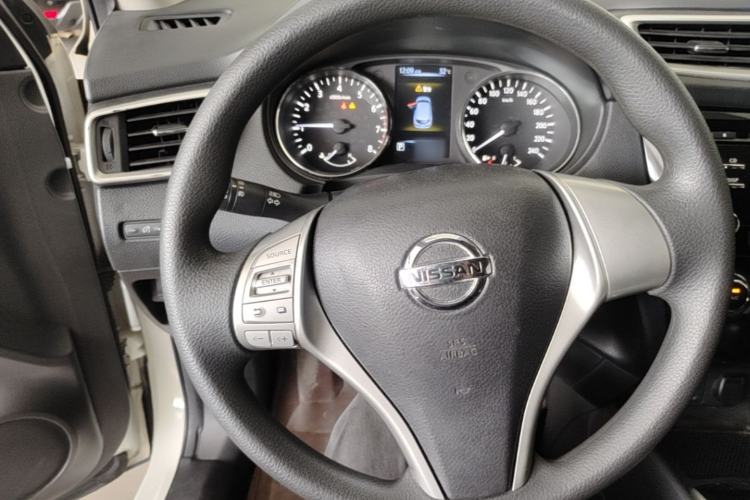 Used Nissan Qashqai 2016 2.0L CVT Elite Edition Steering Wheel