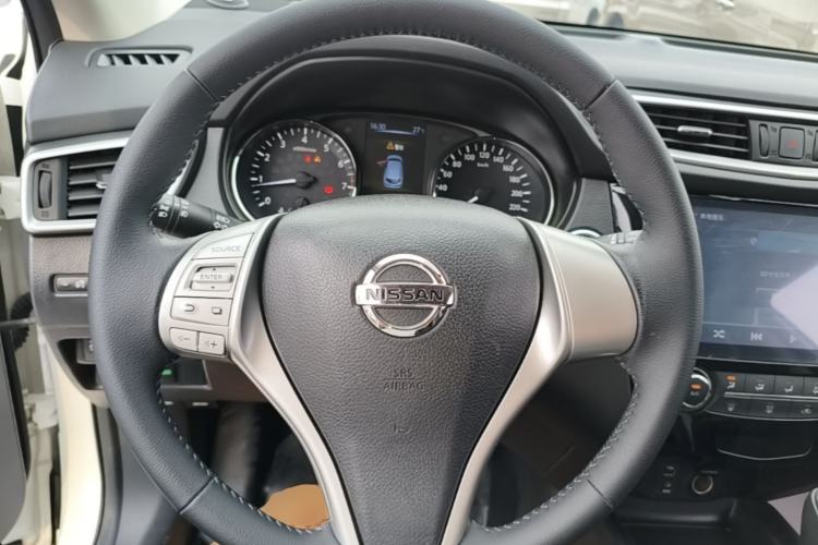 Used Nissan Qashqai 2016 2.0L CVT Luxury Edition Steering Wheel