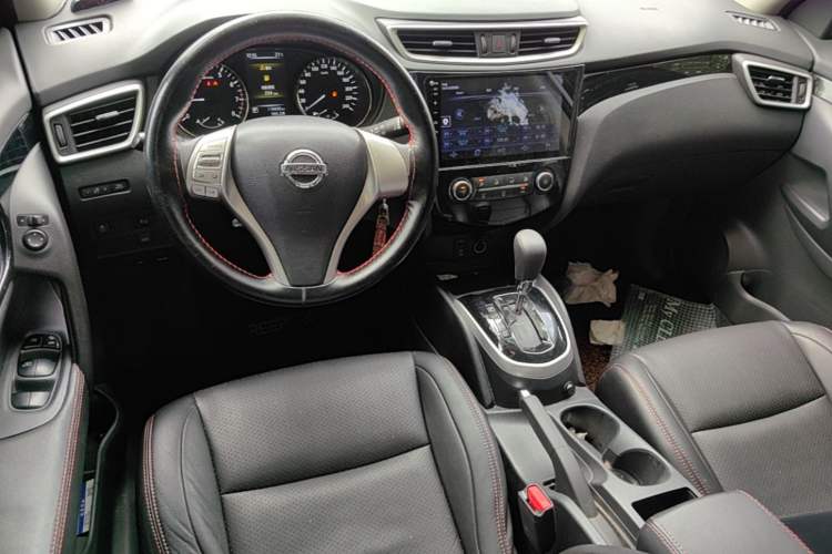 Used Nissan Qashqai 2016 2.0L CVT Elite Edition Steering Wheel