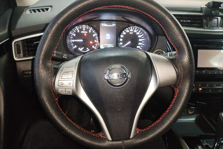 Used Nissan Qashqai 2016 2.0L CVT Luxury Edition Steering Wheel