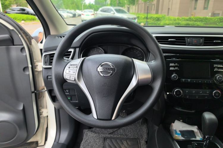 Used Nissan Qashqai 2016 2.0L CVT Elite Edition Steering Wheel