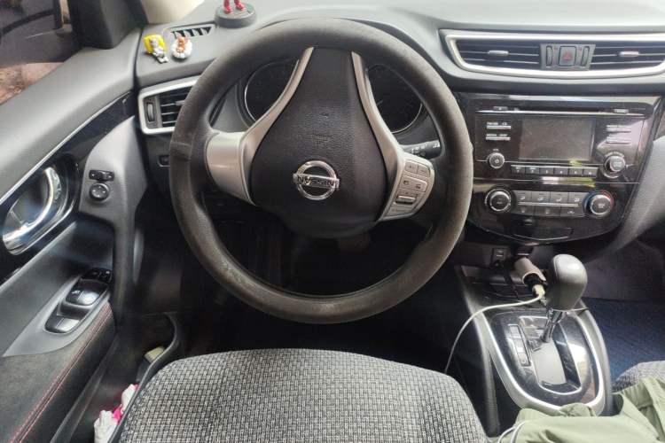 Used Nissan Qashqai 2016 2.0L CVT Elite Edition Steering Wheel