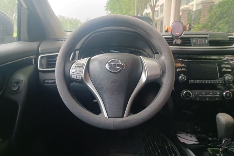 Used Nissan Qashqai 2016 2.0L CVT Elite Edition Steering Wheel