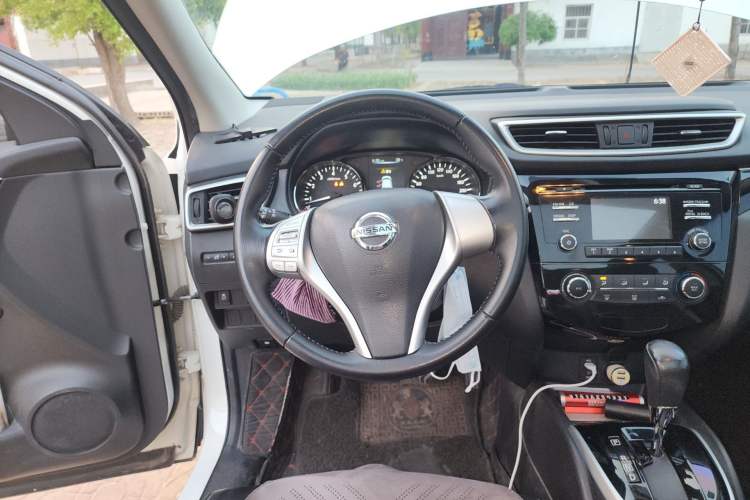 Used Nissan Qashqai 2016 2.0L CVT Luxury Edition Steering Wheel