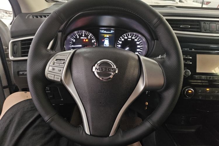 Used Nissan Qashqai 2016 2.0L CVT Elite Edition Steering Wheel