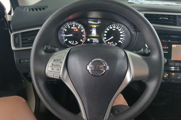 Used Nissan Qashqai 2016 2.0L CVT Elite Edition Steering Wheel