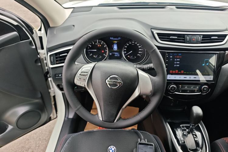 Used Nissan Qashqai 2016 2.0L CVT Elite Edition Steering Wheel