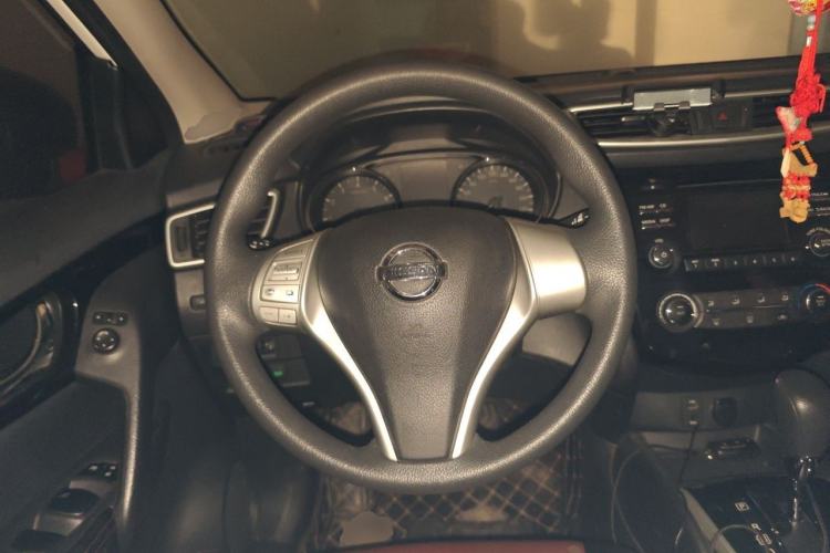 Used Nissan Qashqai 2016 2.0L CVT Elite Edition Steering Wheel