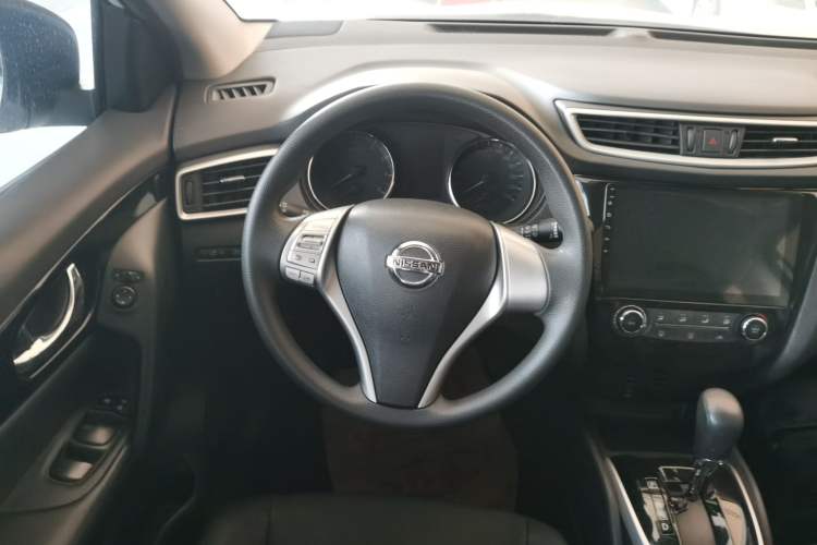 Used Nissan Qashqai 2016 2.0L CVT Elite Edition Steering Wheel