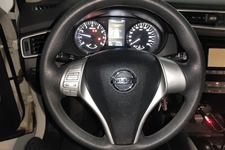 Used Nissan Qashqai 2016 2.0L CVT Elite Edition Steering Wheel