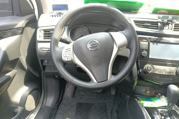 Used Nissan Qashqai 2016 2.0L CVT Elite Edition Steering Wheel