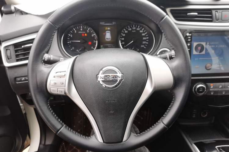 Used Nissan Qashqai 2016 2.0L CVT Luxury Edition Steering Wheel