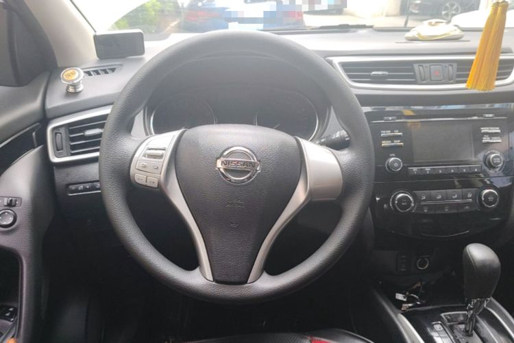 Used Nissan Qashqai 2016 2.0L CVT Elite Edition Steering Wheel