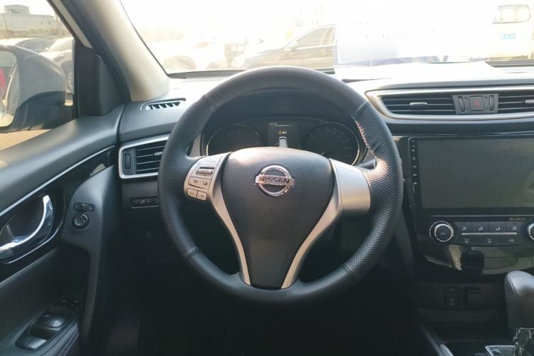 Used Nissan Qashqai 2016 2.0L CVT Elite Edition Steering Wheel