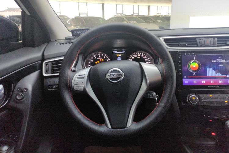 Used Nissan Qashqai 2016 2.0L CVT Elite Edition Steering Wheel