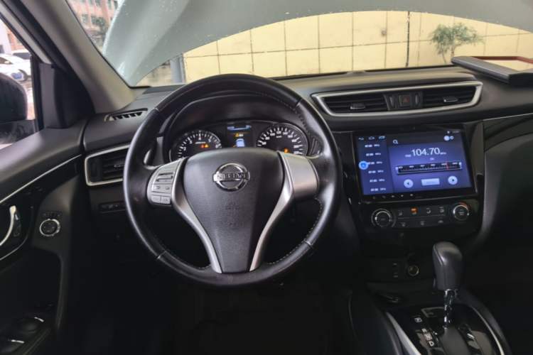 Used Nissan Qashqai 2016 2.0L CVT Luxury Edition Steering Wheel