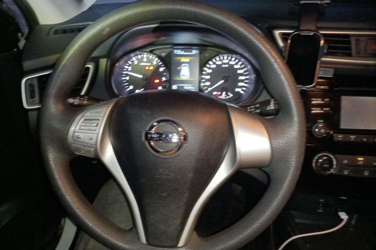 Used Nissan Qashqai 2016 2.0L CVT Elite Edition Steering Wheel