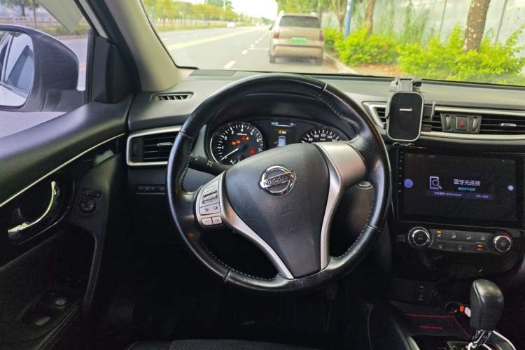 Used Nissan Qashqai 2016 2.0L CVT Luxury Edition Steering Wheel