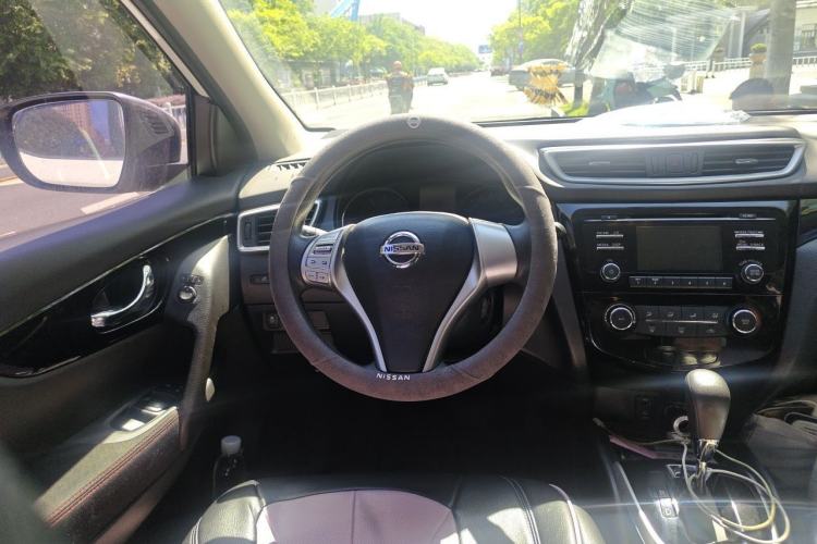Used Nissan Qashqai 2016 2.0L CVT Elite Edition Steering Wheel