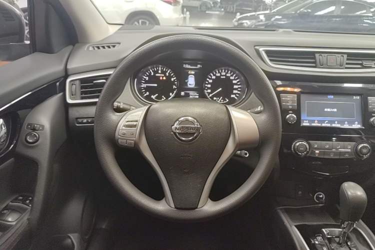 Used Nissan Qashqai 2016 2.0L CVT Elite Edition Steering Wheel