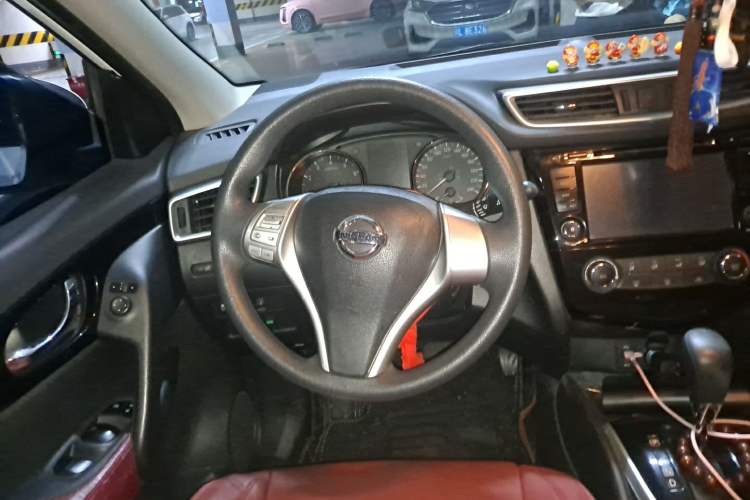 Used Nissan Qashqai 2016 2.0L CVT Elite Edition Steering Wheel