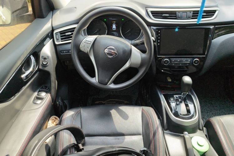 Used Nissan Qashqai 2016 2.0L CVT Elite Edition Steering Wheel