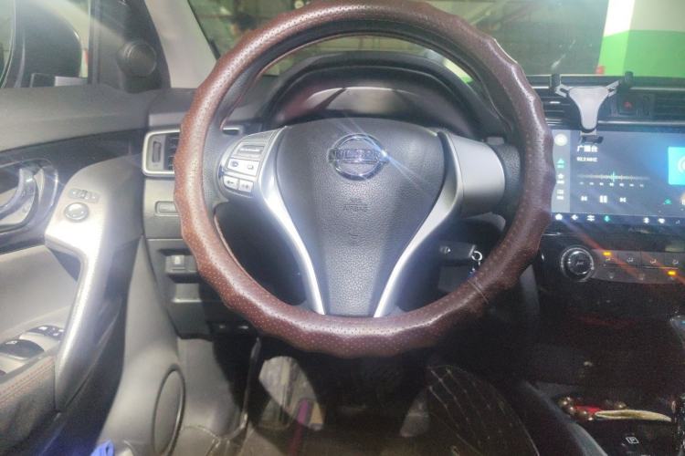 Used Nissan Qashqai 2016 2.0L CVT Elite Edition Steering Wheel