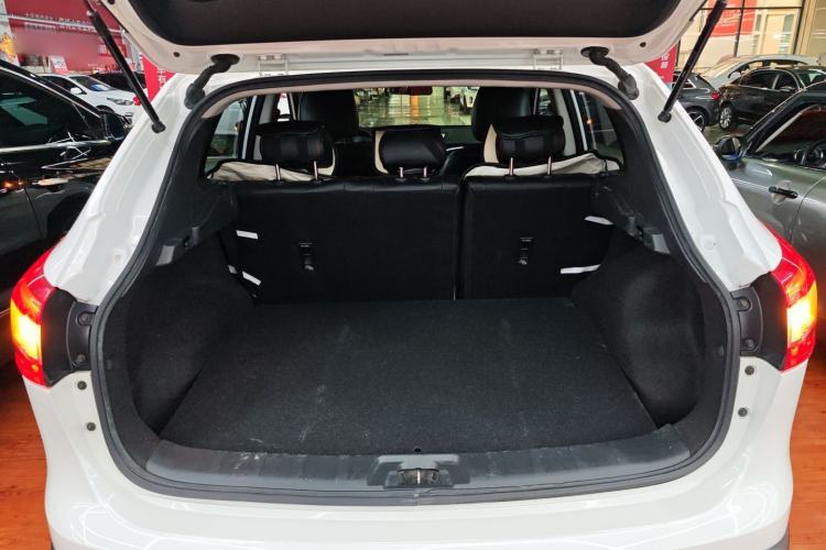 Used Nissan Qashqai 2016 2.0L CVT Elite Edition Trunk