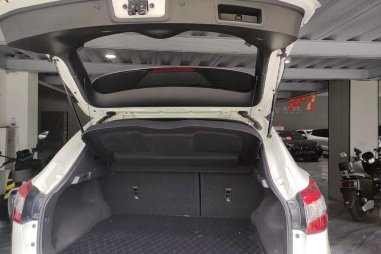 Used Nissan Qashqai 2016 2.0L CVT Luxury Edition Trunk
