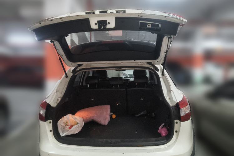 Used Nissan Qashqai 2016 2.0L CVT Elite Edition Trunk