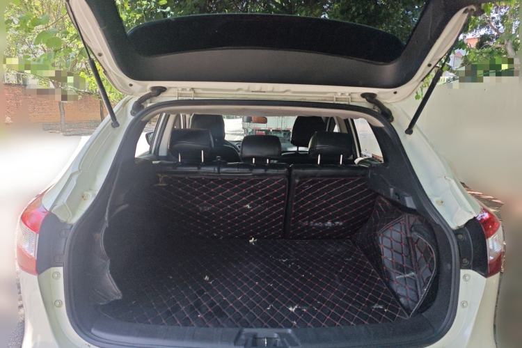 Used Nissan Qashqai 2016 2.0L CVT Elite Edition Trunk