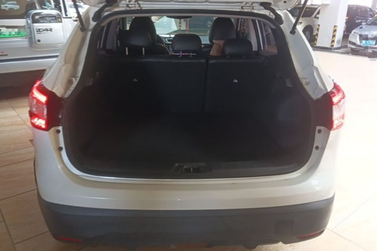 Used Nissan Qashqai 2016 2.0L CVT Elite Edition Trunk