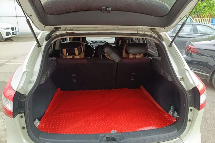 Used Nissan Qashqai 2016 2.0L CVT Elite Edition Trunk