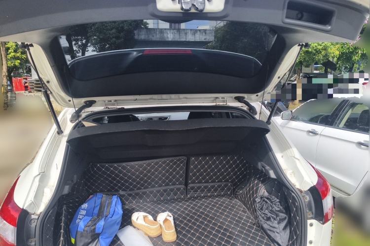 Used Nissan Qashqai 2016 2.0L CVT Elite Edition Trunk