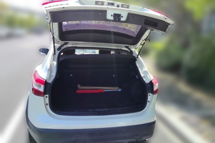 Used Nissan Qashqai 2016 2.0L CVT Elite Edition Trunk