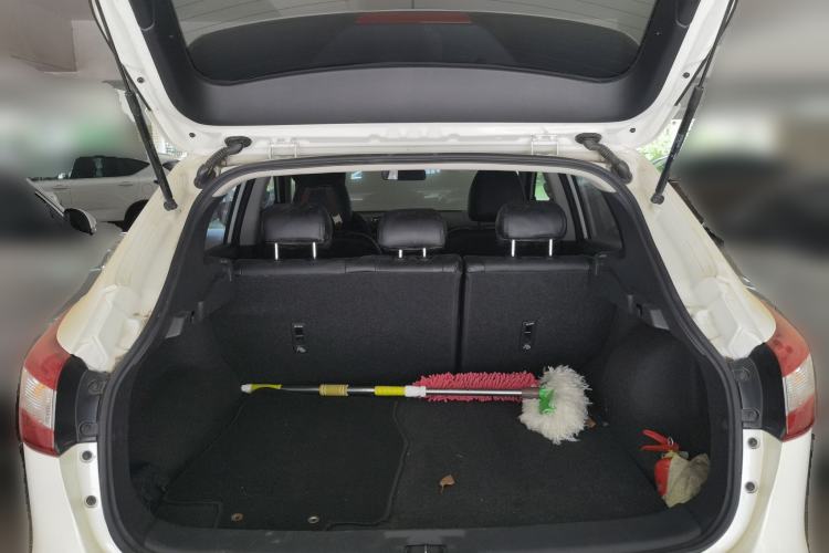 Used Nissan Qashqai 2016 2.0L CVT Elite Edition Trunk