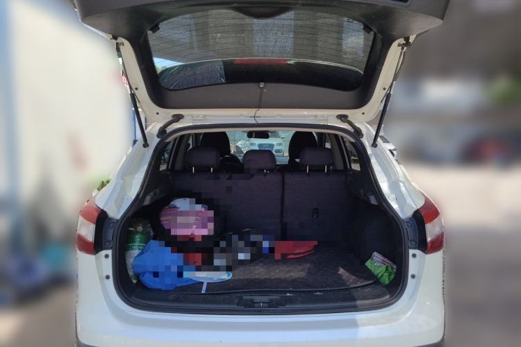 Used Nissan Qashqai 2016 2.0L CVT Elite Edition Trunk