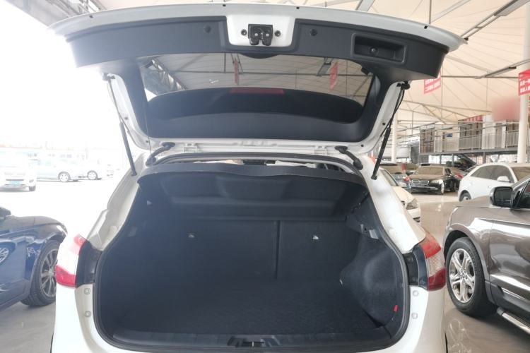 Used Nissan Qashqai 2016 2.0L CVT Elite Edition Trunk