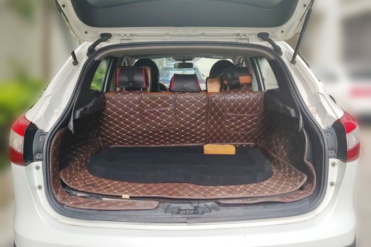 Used Nissan Qashqai 2016 2.0L CVT Elite Edition Trunk