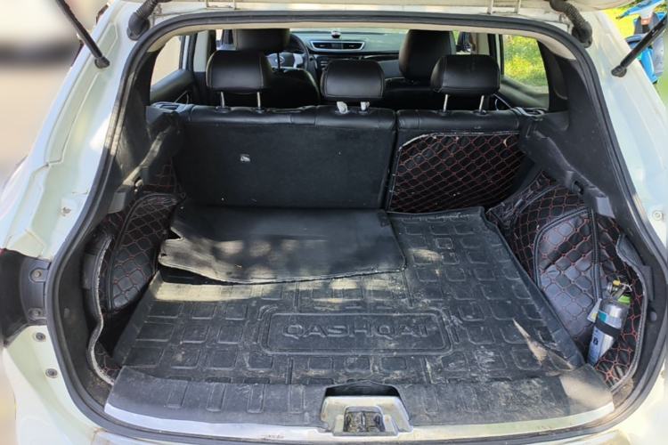 Used Nissan Qashqai 2016 2.0L CVT Elite Edition Trunk