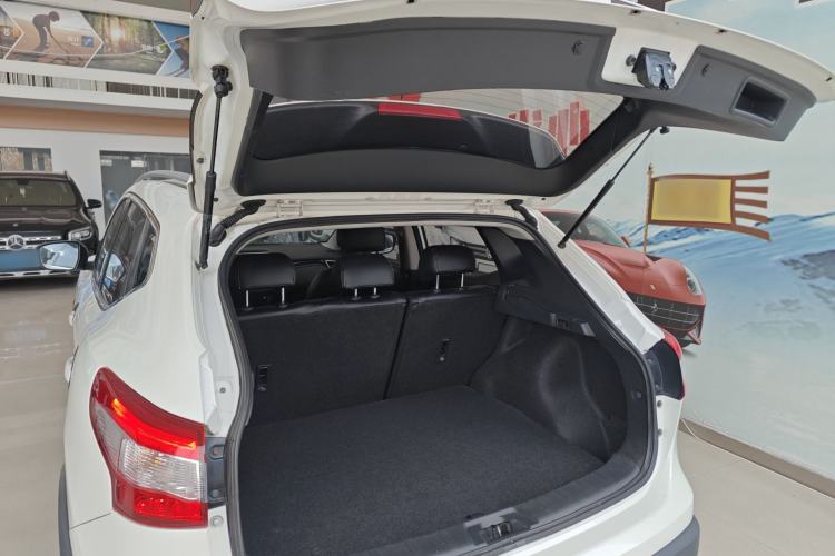 Used Nissan Qashqai 2016 2.0L CVT Elite Edition Trunk