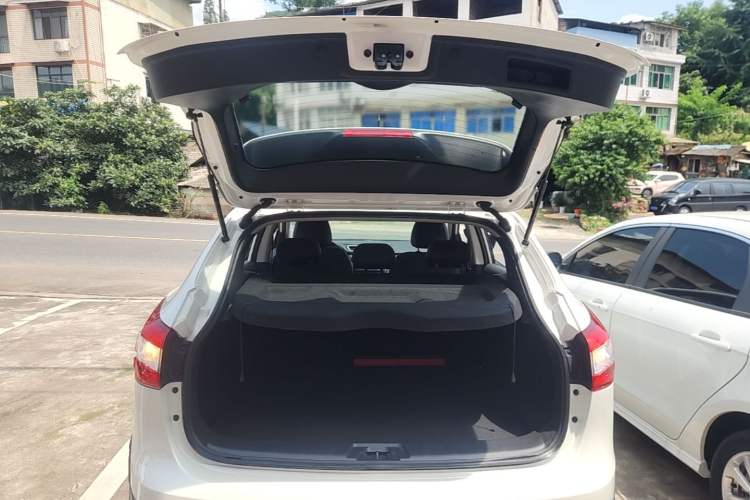 Used Nissan Qashqai 2016 2.0L CVT Luxury Edition Trunk